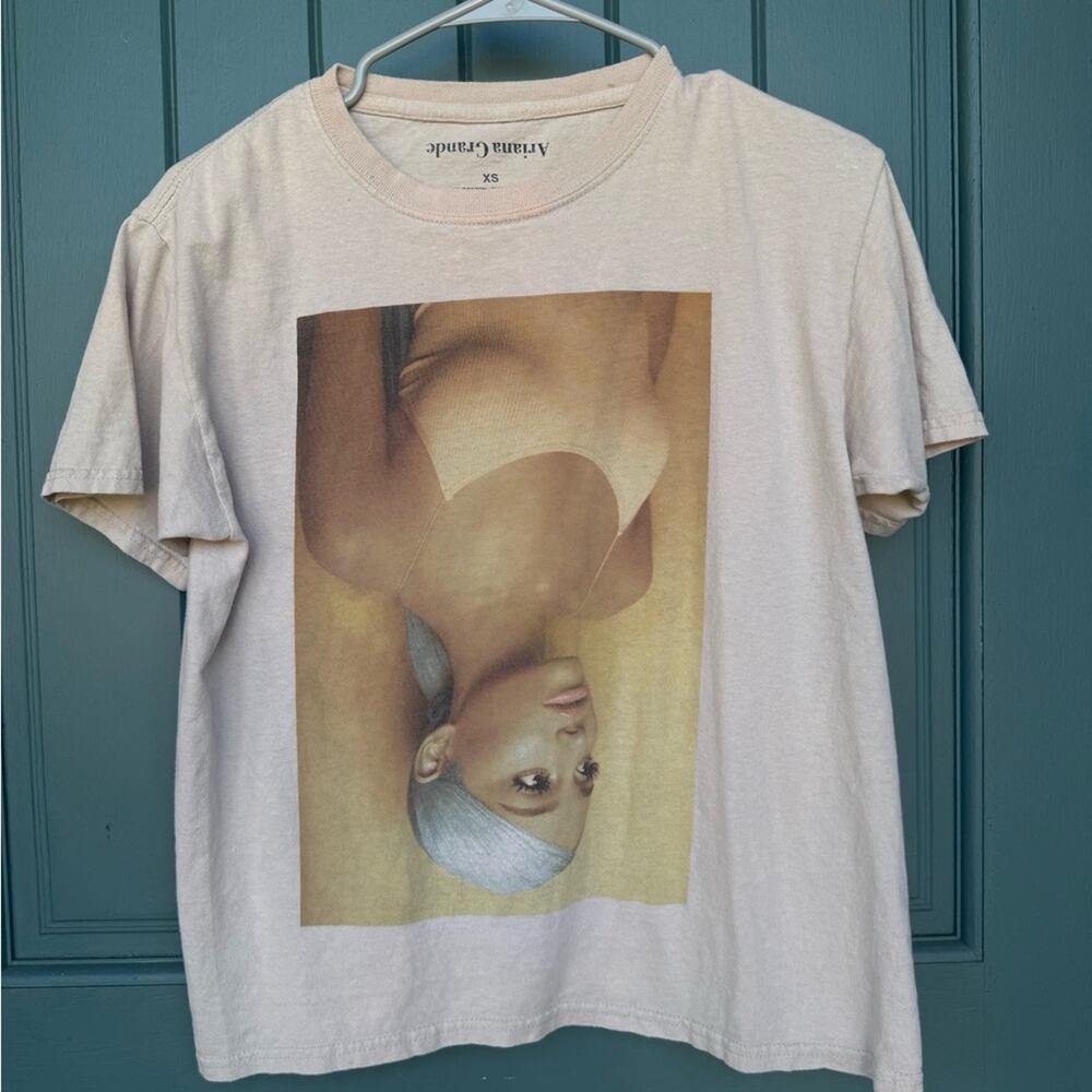 Ariana Grande Sweetener Album Graphic Tee Cream XS